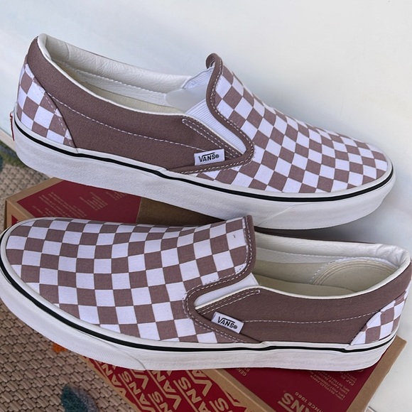 Vans Men’s Classic Slip-On
Color Theory Checkerboard
VN000BVZC9|
Sneakers - Picture 11 of 16